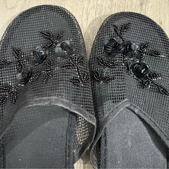 Black Women's Embellished Mesh Slide Sandals Sz 7 Spring Summer - Picture 3 of 6